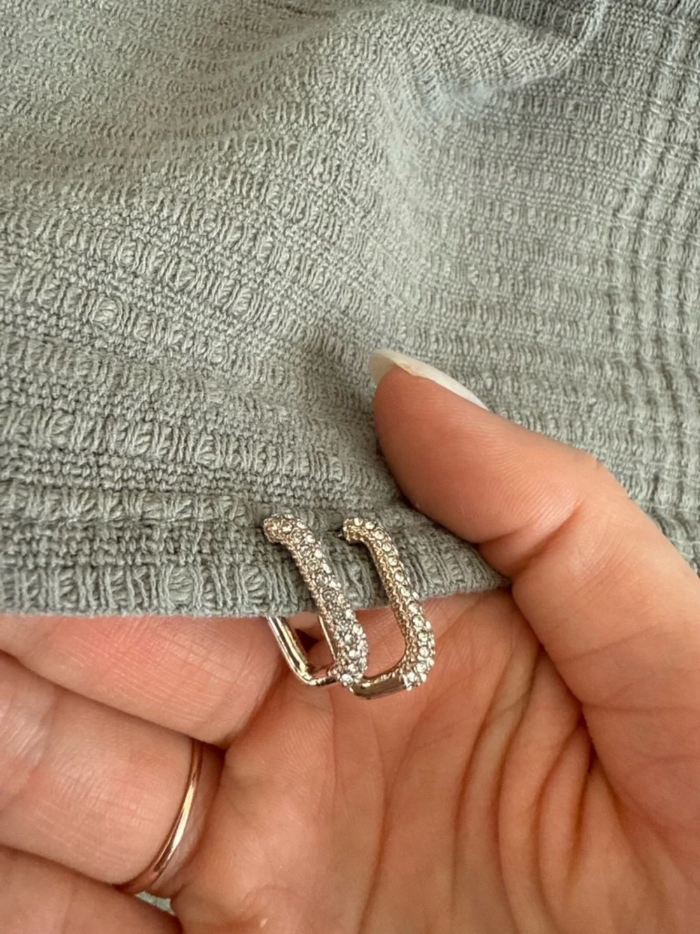 Sparkling rhinestones hoop earrings in Silver and Gold and rose gold